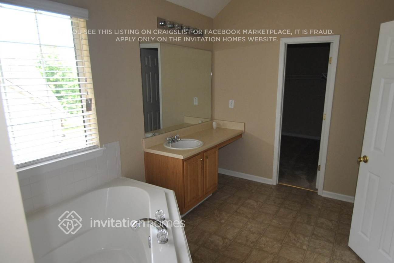 Building Photo - 521 Michael Cir