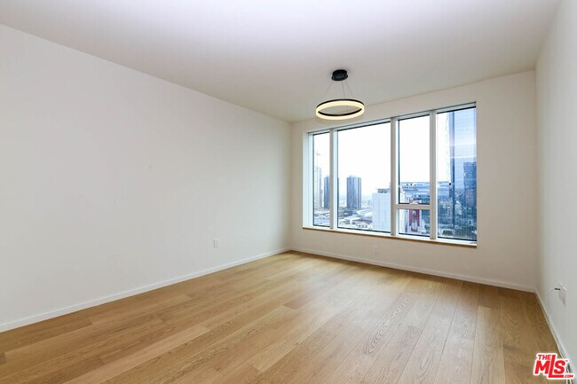 Building Photo - 889 Francisco St