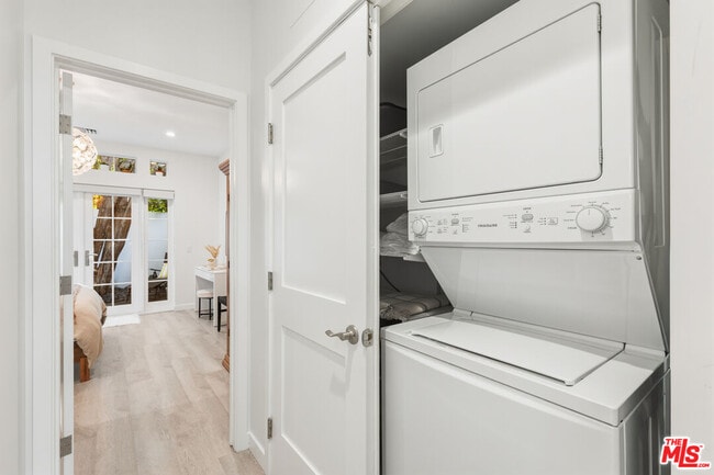 Building Photo - 436 N La Jolla Ave