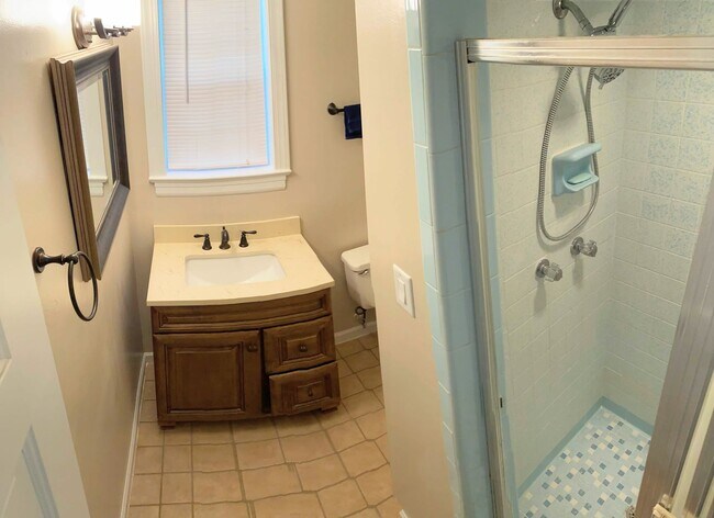 Building Photo - 308 College Park Dr