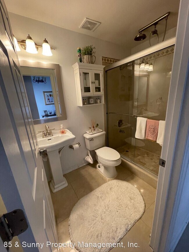 Building Photo - 4 br, 2 bath House - 2502 Reflections Place