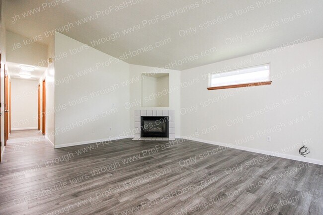 Building Photo - 6416 SE 139th Ave