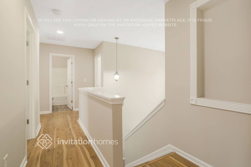 Building Photo - 76 Laurelton Cir