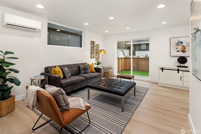 Building Photo - Brand new 4 bedroom, 3 bath, 2769 sqft.  2 car garage, EV ready.