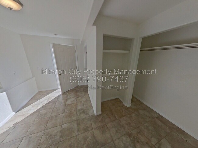 Building Photo - 1424 Salinas Pl