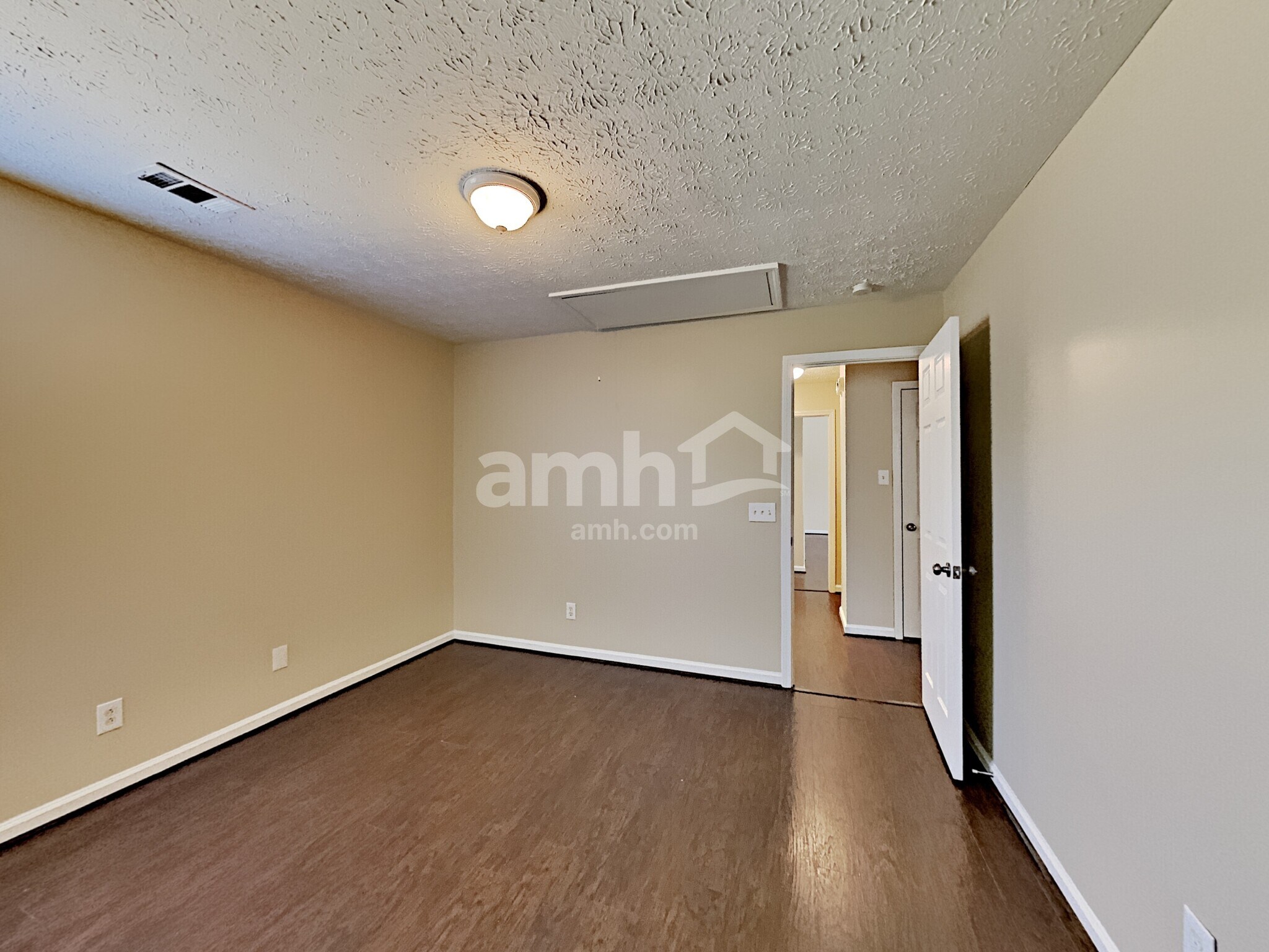 Building Photo - 450 Crested View Dr