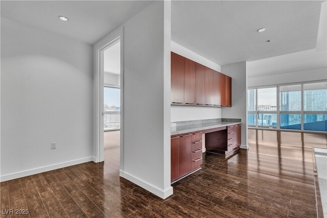 Building Photo - 4471 Dean Martin Dr
