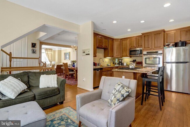 Building Photo - 5257 Bessley Pl