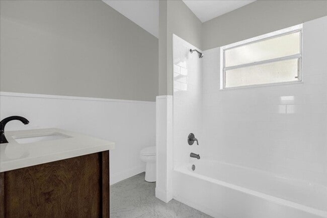 Building Photo - 3207 Sherry Dr