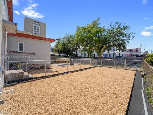 Building Photo - 238 NW 41st Ave