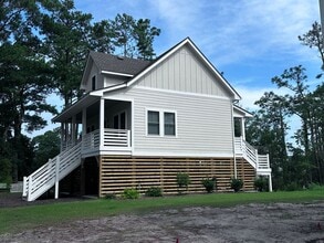 Building Photo - 2 Bed/2 Bath Long-Term Rental in Manteo!