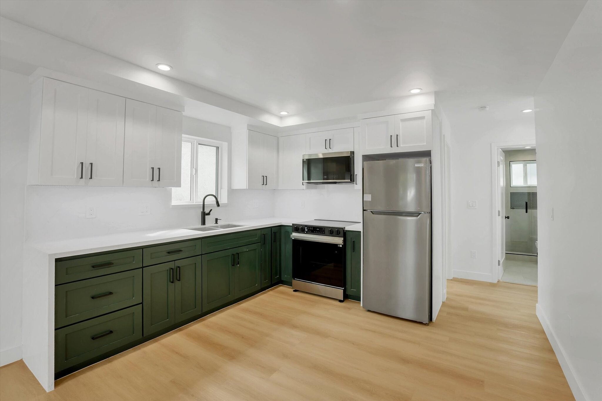 Building Photo - 2114 E 2nd St