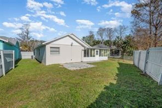 Building Photo - 3 Bedroom / 2 Bath Home Available Now in P...