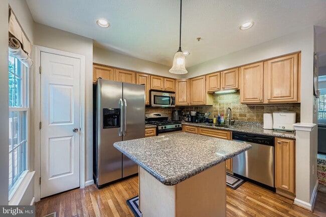 Building Photo - 708 Pine Drift Dr