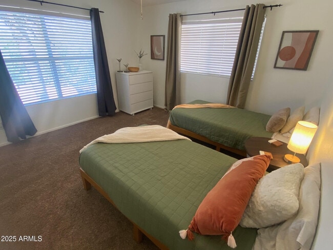 Building Photo - 3798 E Encinas Ave