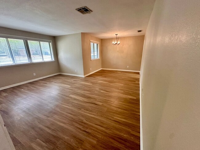 Building Photo - 5925 Caldwell Dr