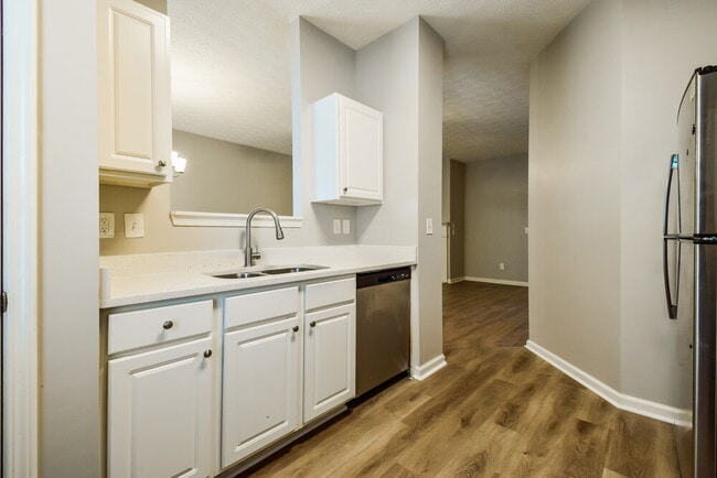 Building Photo - 1563 River Main Ct