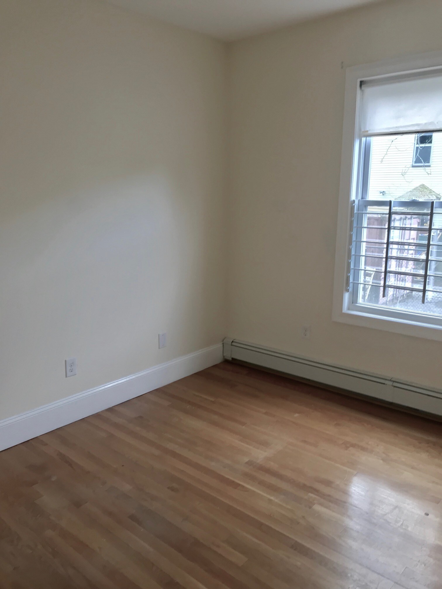 Building Photo - 14 Schiller St