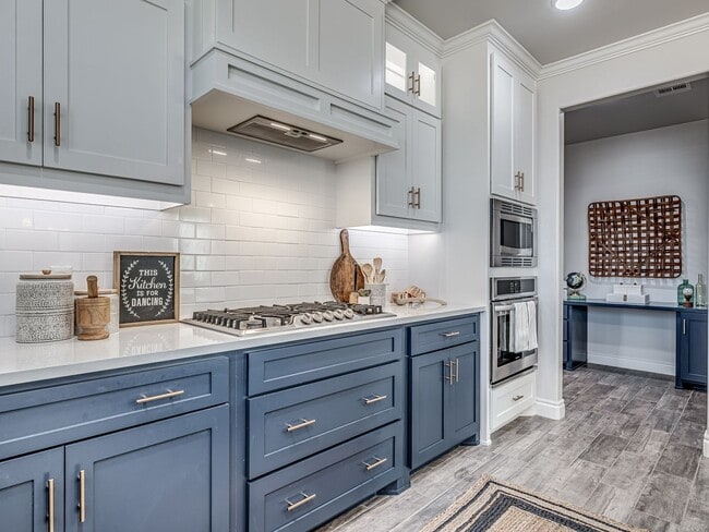 Building Photo - Pool + Deer Creek Schools + 4 bedrooms + 3 car garage + Bonus Room