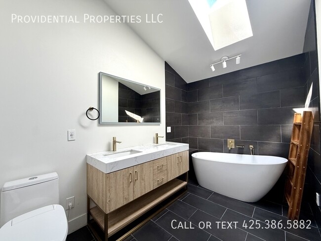 Building Photo - 2229 Boylston Ave E
