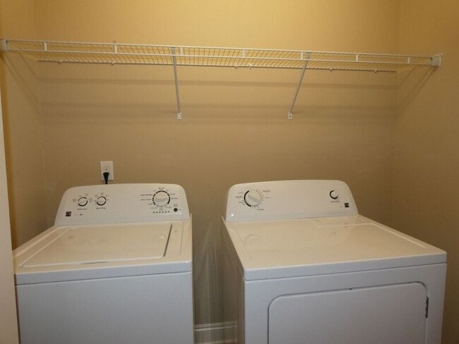 Building Photo - 1737 Sound Haven Ct