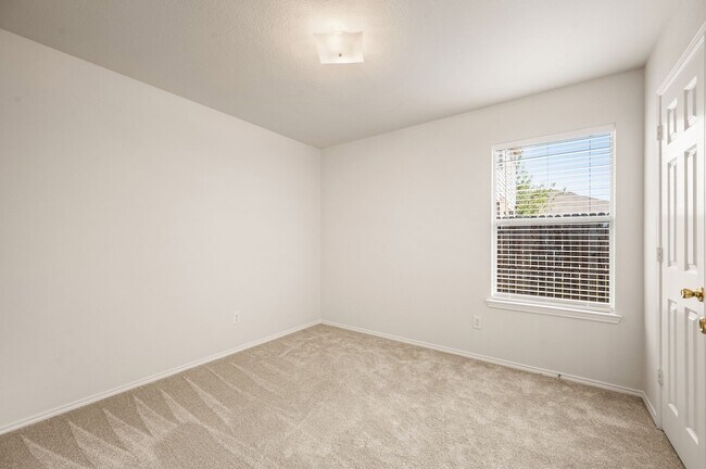 Building Photo - 12113 Thicket Bend Dr