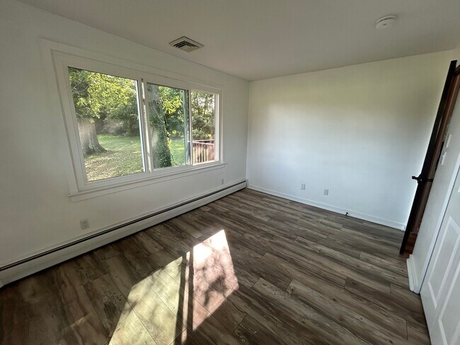 Building Photo - 1244 Snyder Rd