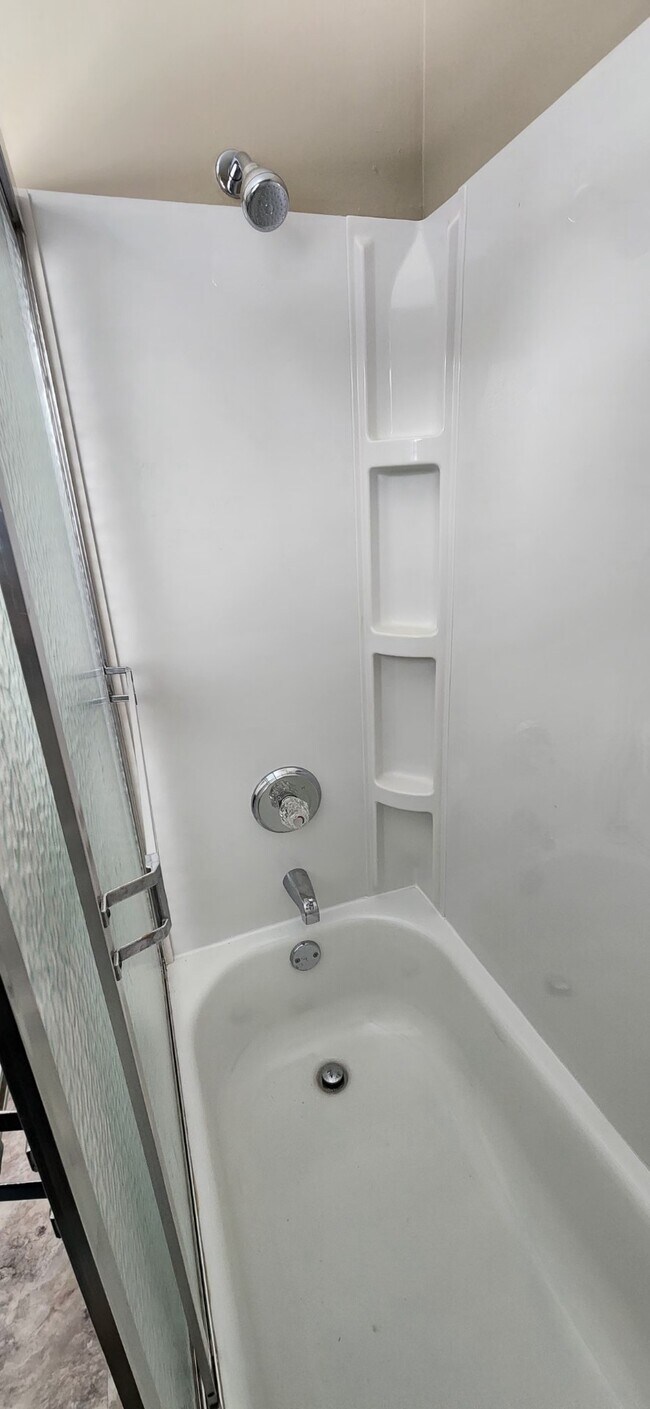 Building Photo - 2407 Roxbury Rd