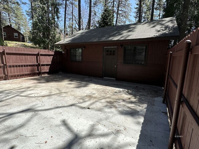 Building Photo - 54078 Pine Crest Ave