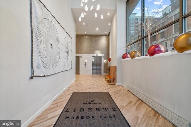 Building Photo - 1330 Lancaster St