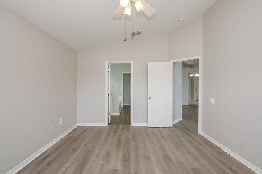 Building Photo - 927 Ridge Haven Dr