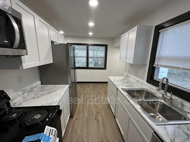 Building Photo - 6254 N Independence St