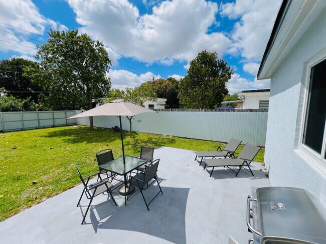 Building Photo - 210 NW 126th St