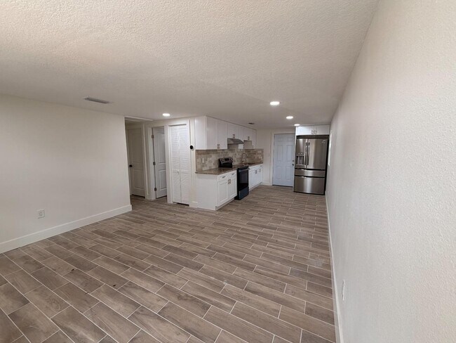 Building Photo - 1218 E 138th Ave