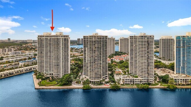 Building Photo - 2800 Island Blvd