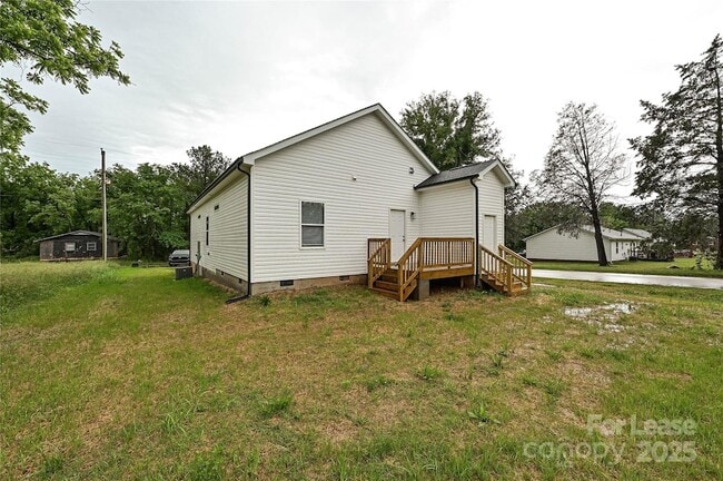 Building Photo - 1474 Stroupe St