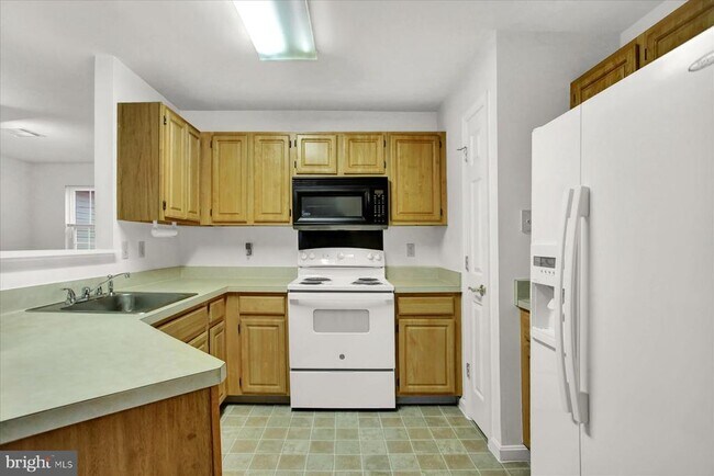 Building Photo - 119 Oriole Ct