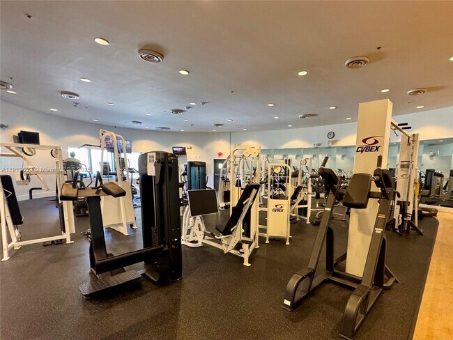 Building Photo - 5600 Collins Ave