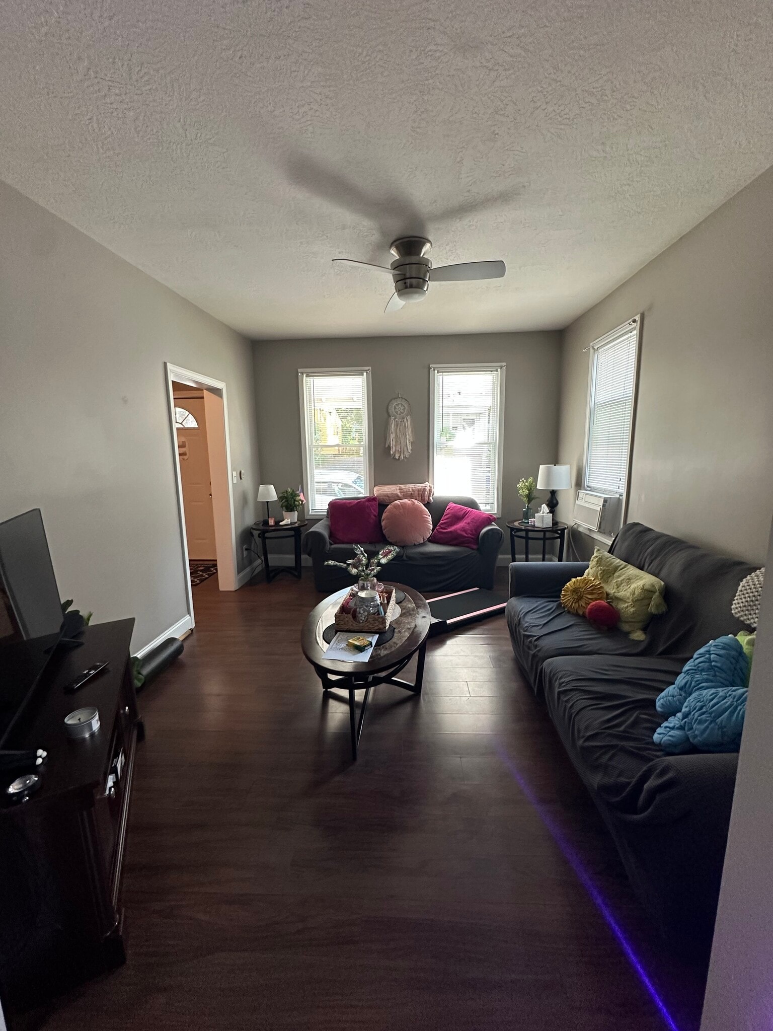 Building Photo - 314 Pleasant St