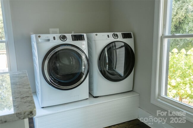 Building Photo - 311 S Academy St