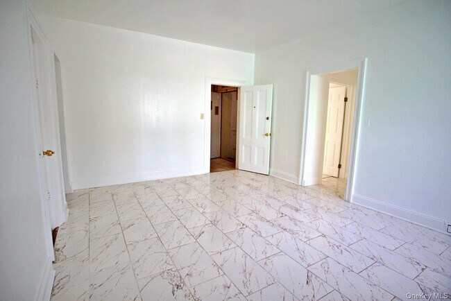 Building Photo - 63 Herriot St