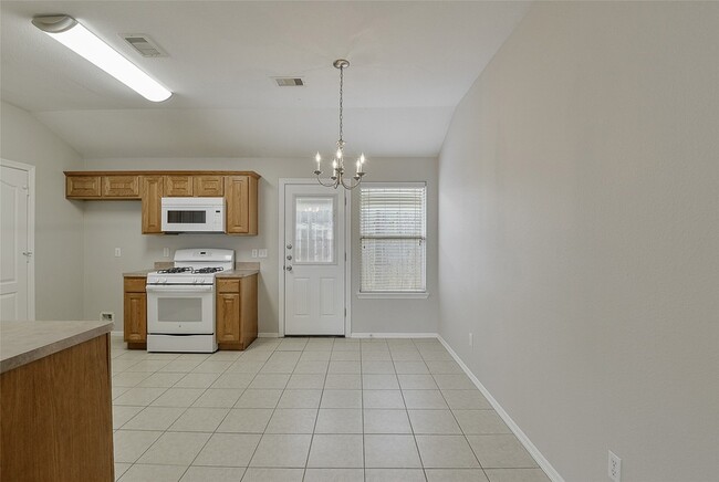 Building Photo - 24415 Strong Pine Dr
