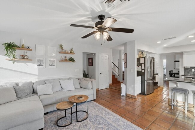 Building Photo - FURNISHED 2 Bedrooms plus den/loft & Private Pool