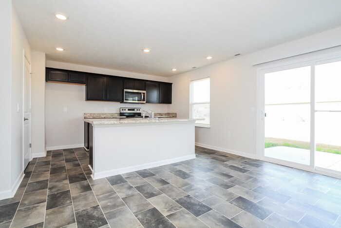 Building Photo - 902 3rd St