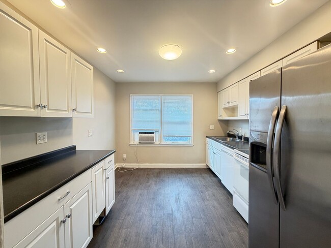 Building Photo - 2912 Moran Pl