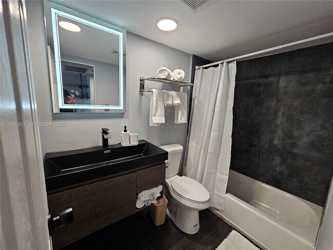 Building Photo - 19201 Collins Ave