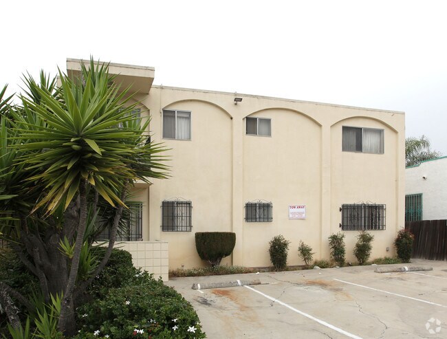 Building Photo - 4344 Illinois St