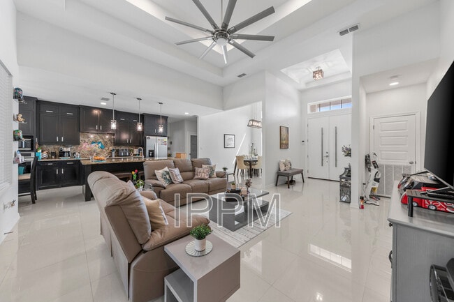 Building Photo - 1622 Helena Dr