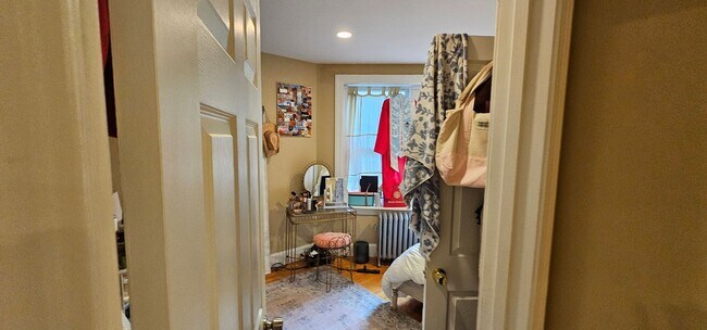 Building Photo - $500 Rebate Upon Closing! Luxury Apt. Near BU Campus.  Ht/HW Included.
