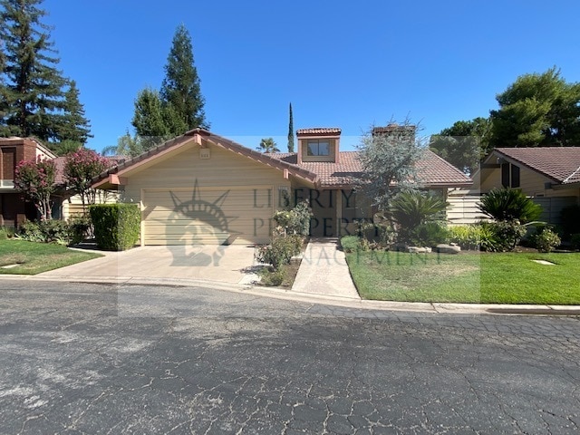 Building Photo - 6223 N West Ave